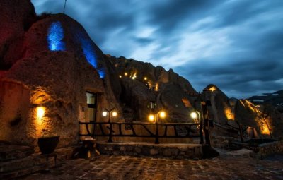رستوران هتل بین المللی صخره ای لاله کندوان